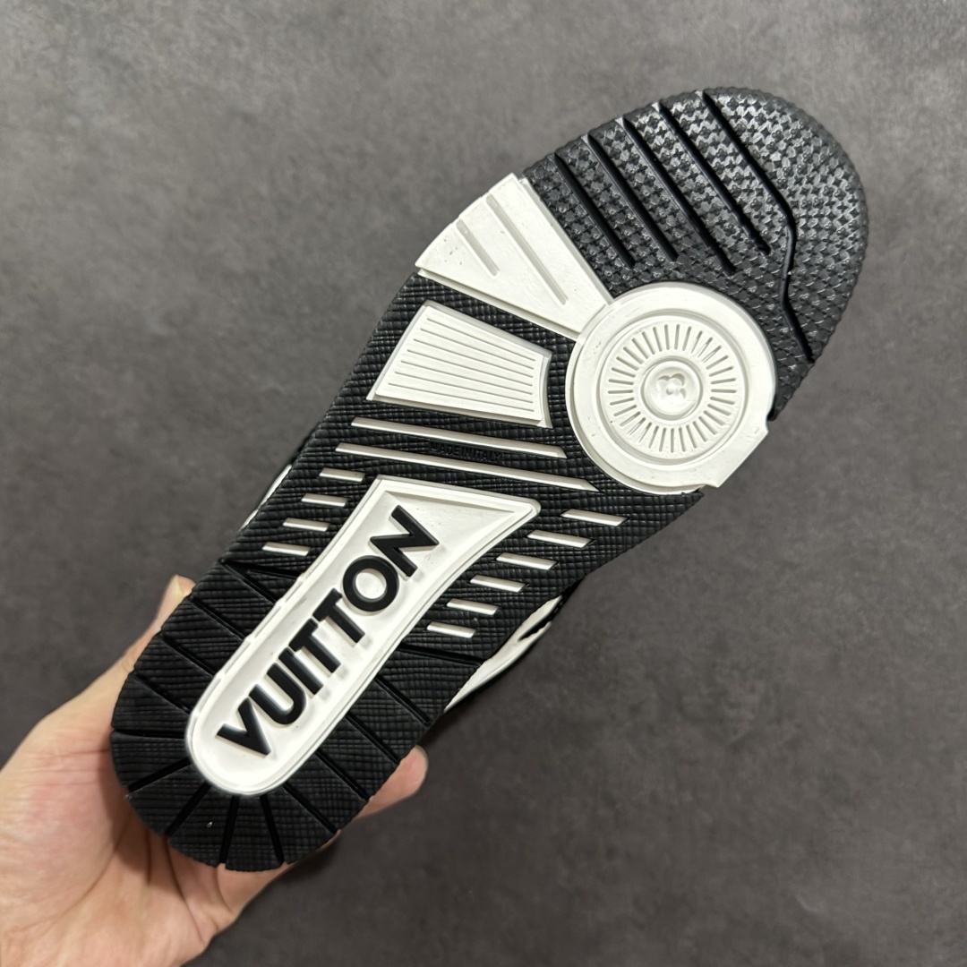 Louis Vuitton Sneakers SH528103