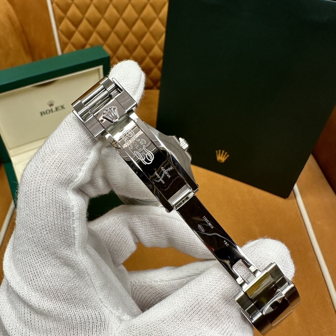 老表 m126710blnr-0003