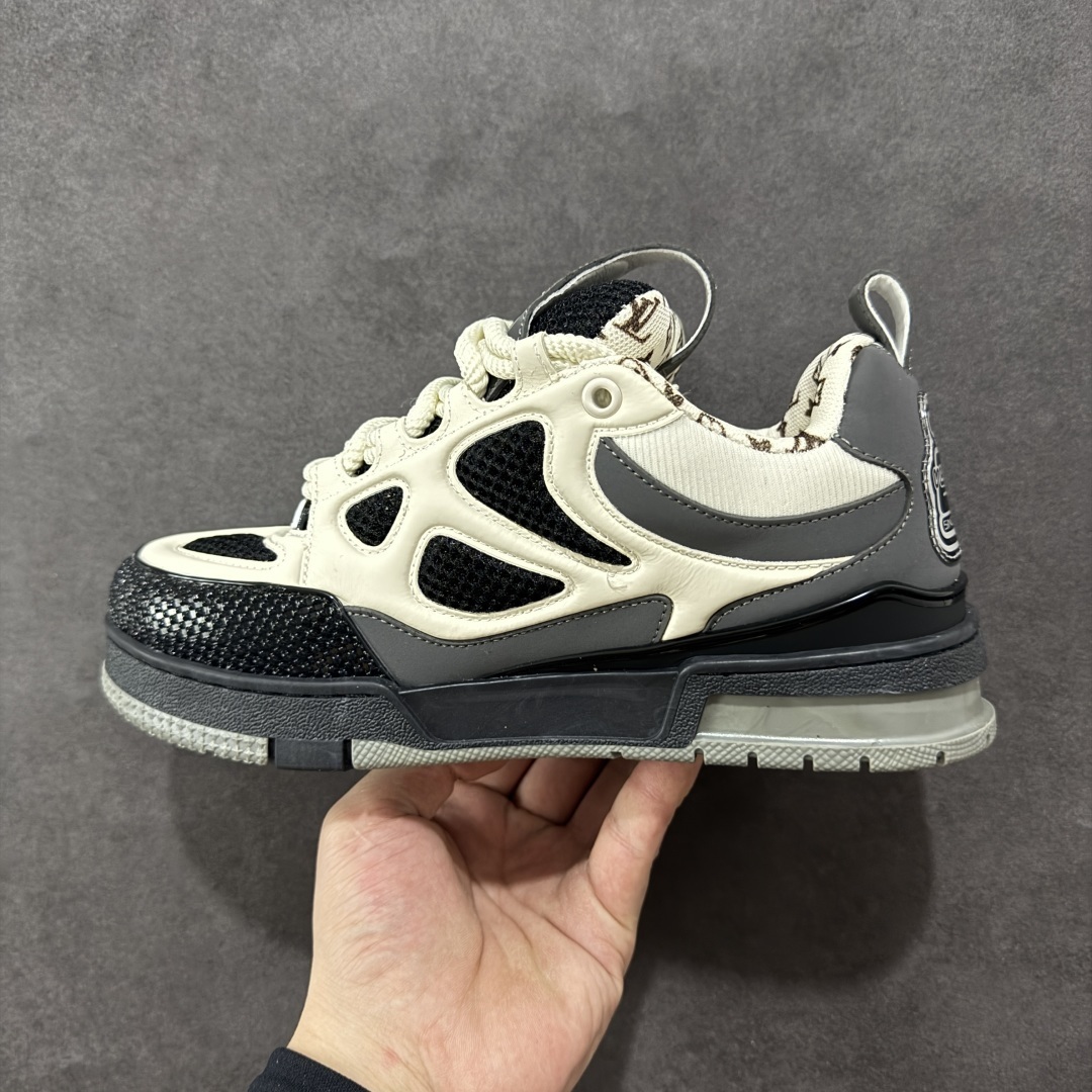 Louis Vuitton Sneakers SH528101