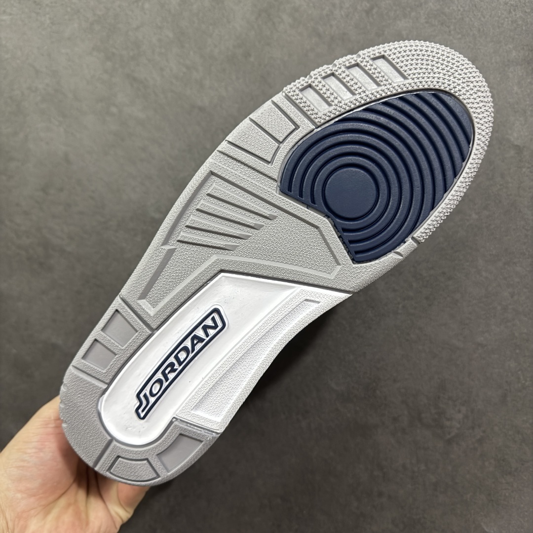 Jordan Sneakers SH528247