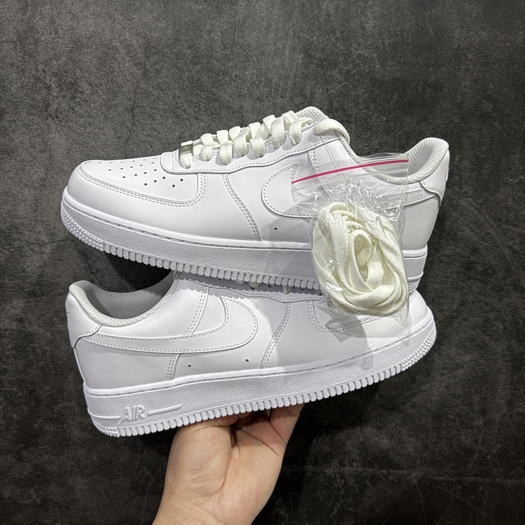 Nike Sneakers T538011