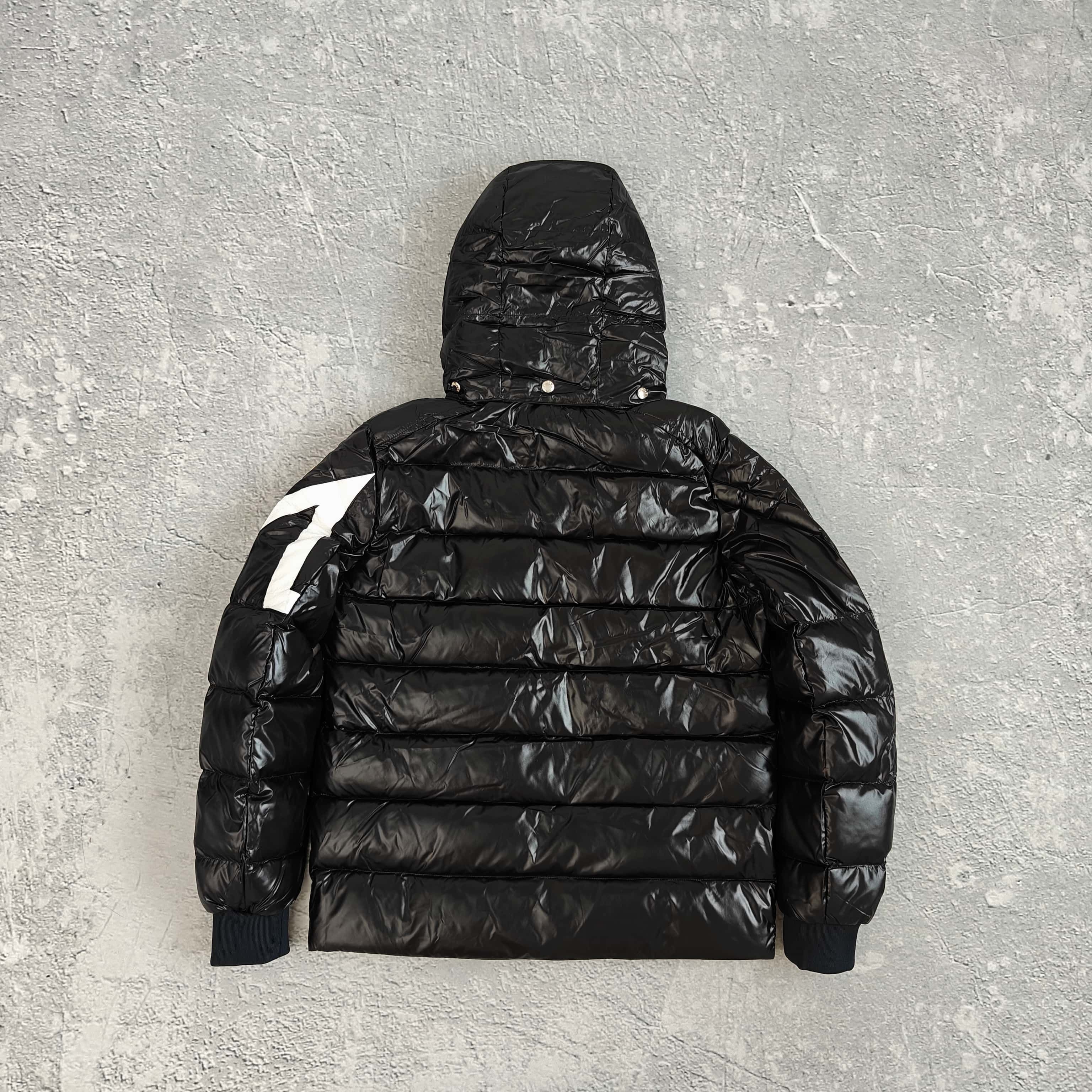 黑色连帽亮面羽绒服-梦 5281008