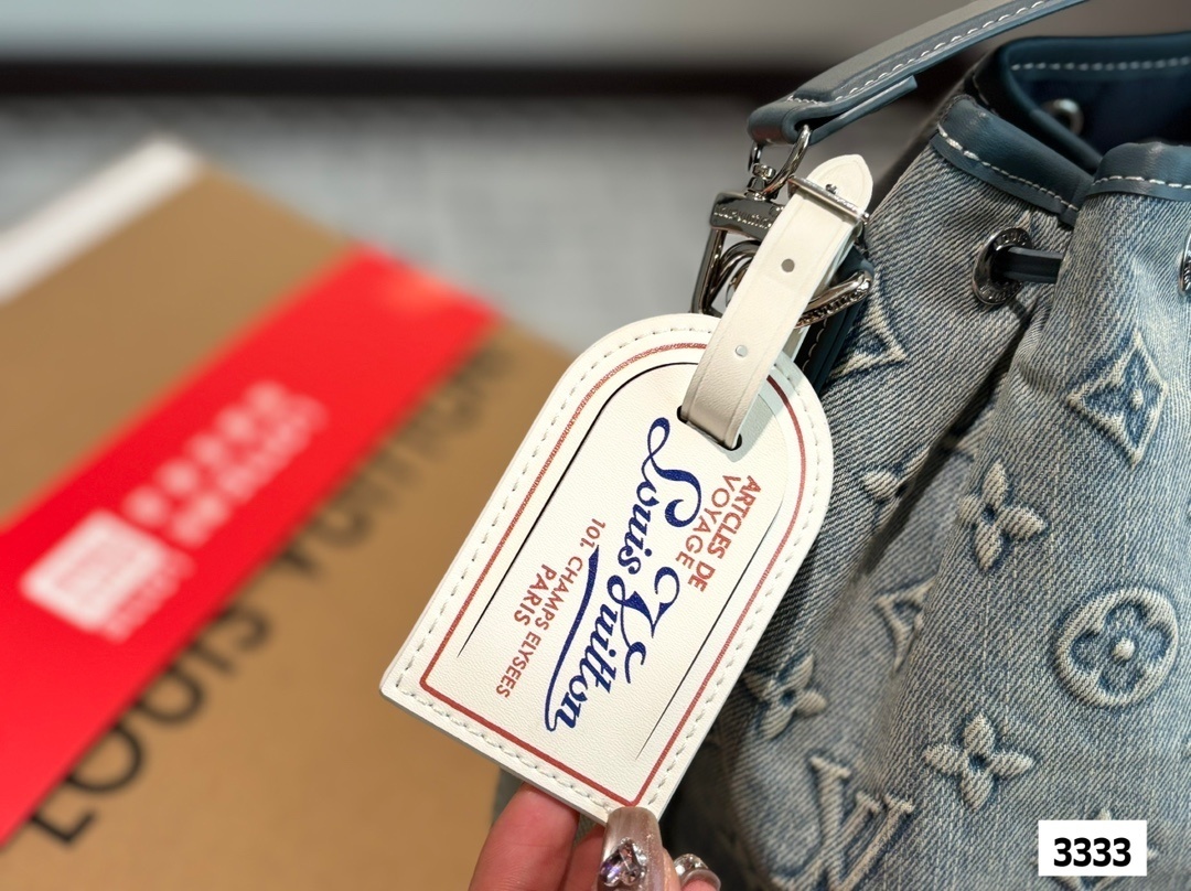 Louis Vuitton Bag BG868011