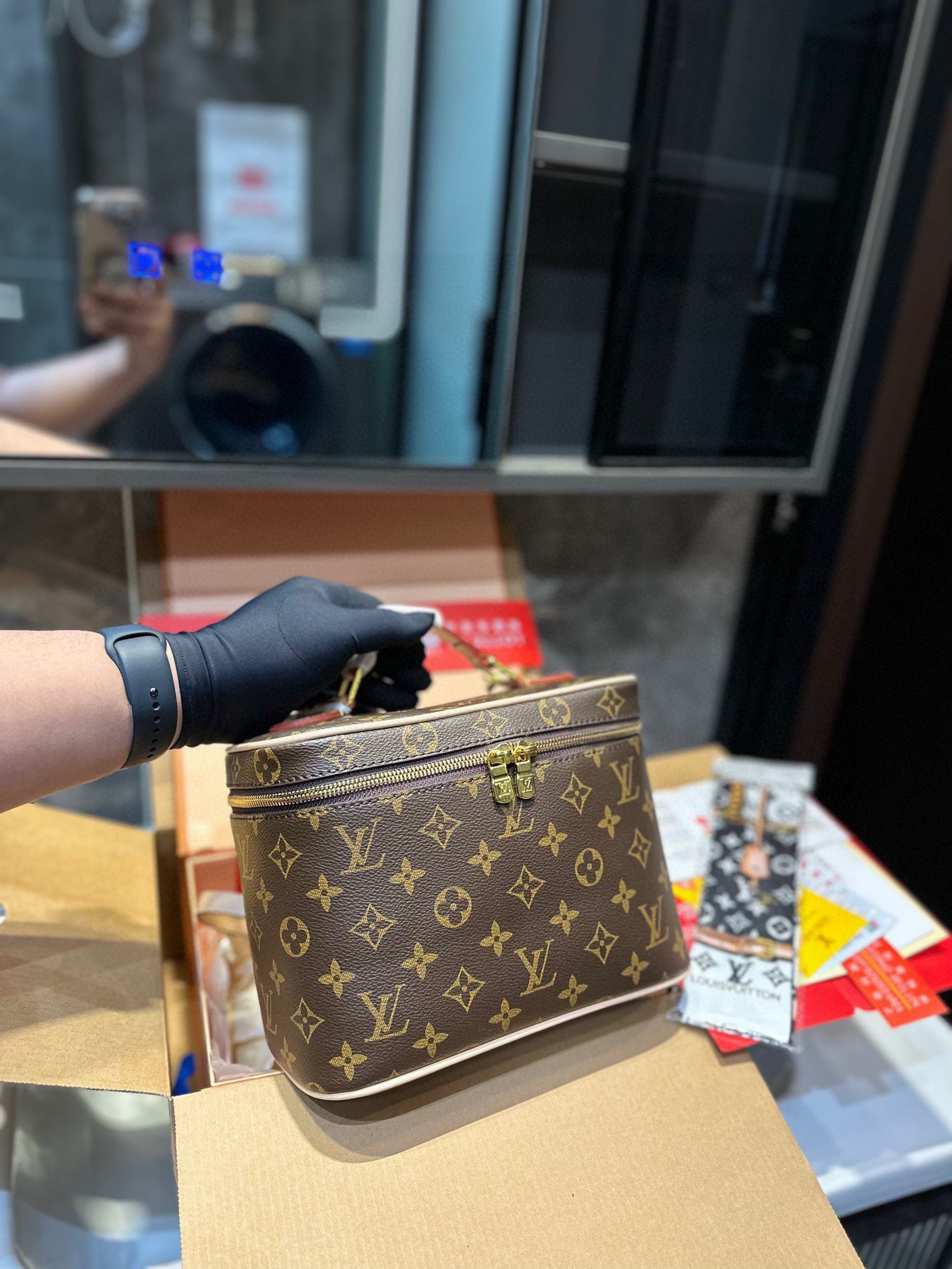 Louis Vuitton Bag BG868006