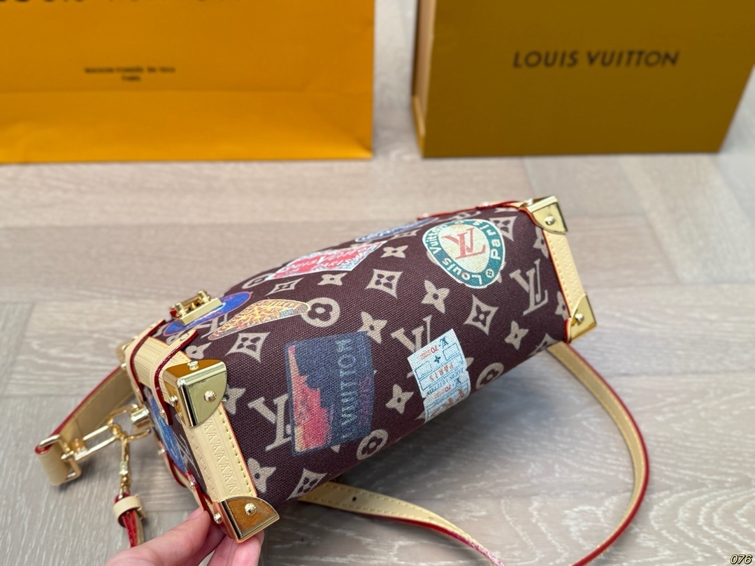 Louis Vuitton Bag BG868023