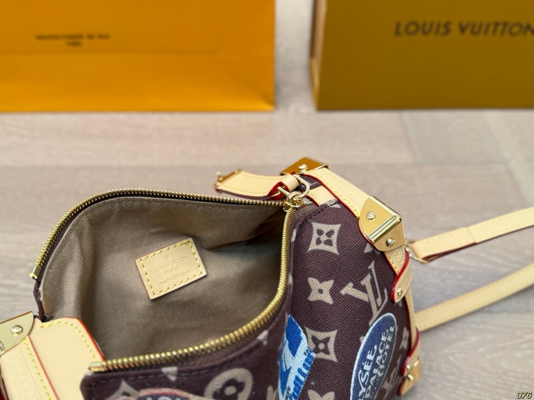 Louis Vuitton Bag BG868023
