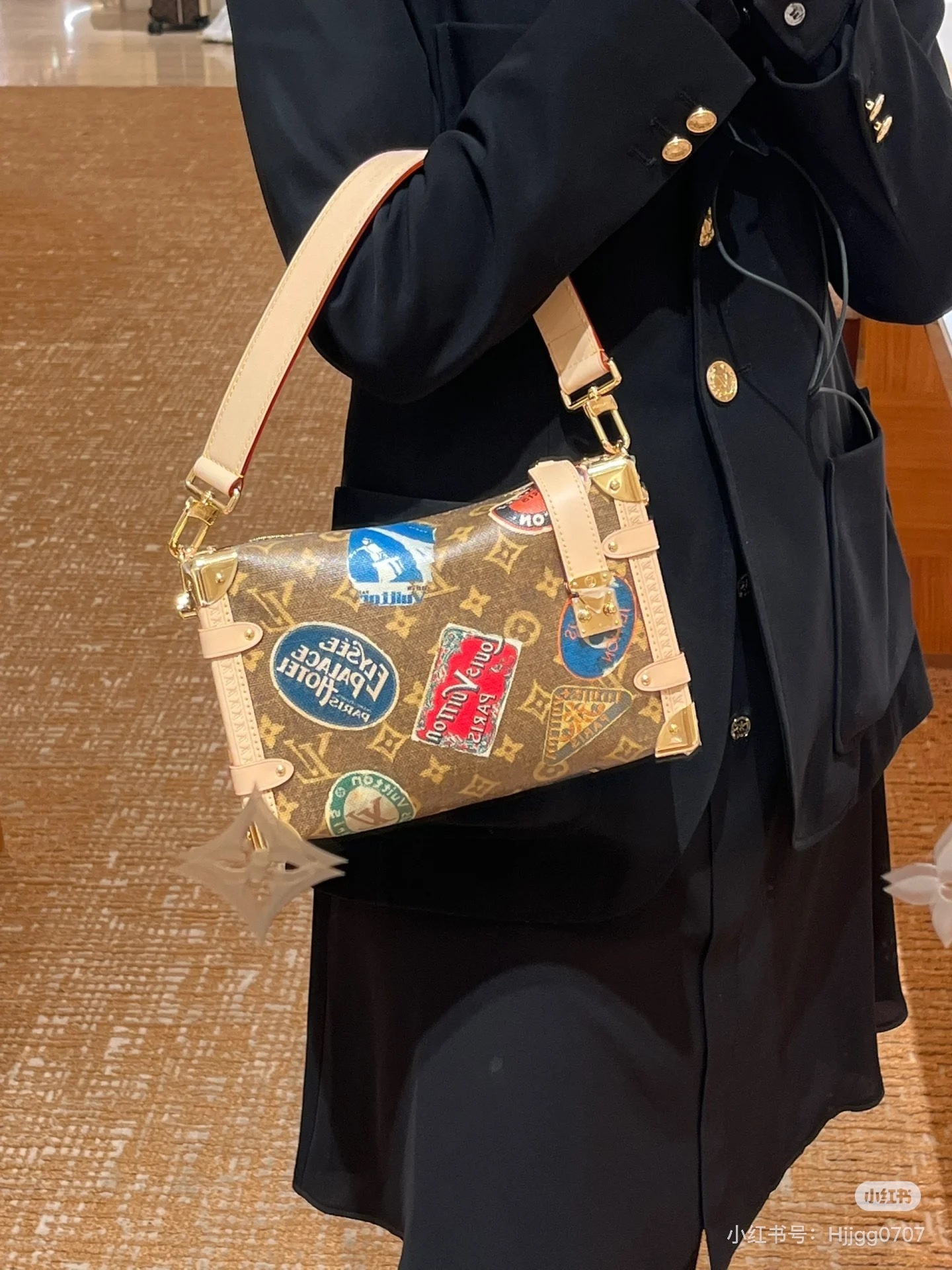 Louis Vuitton Bag BG868023