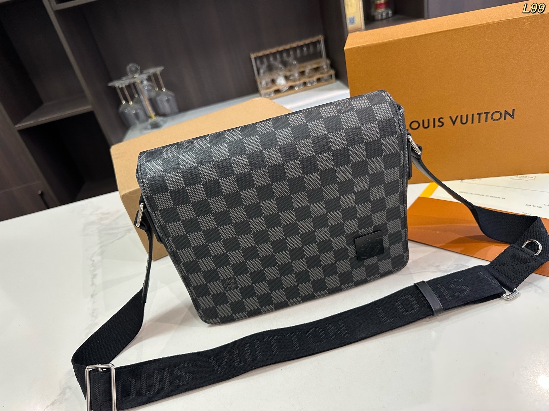 Louis Vuitton Bag BG868043