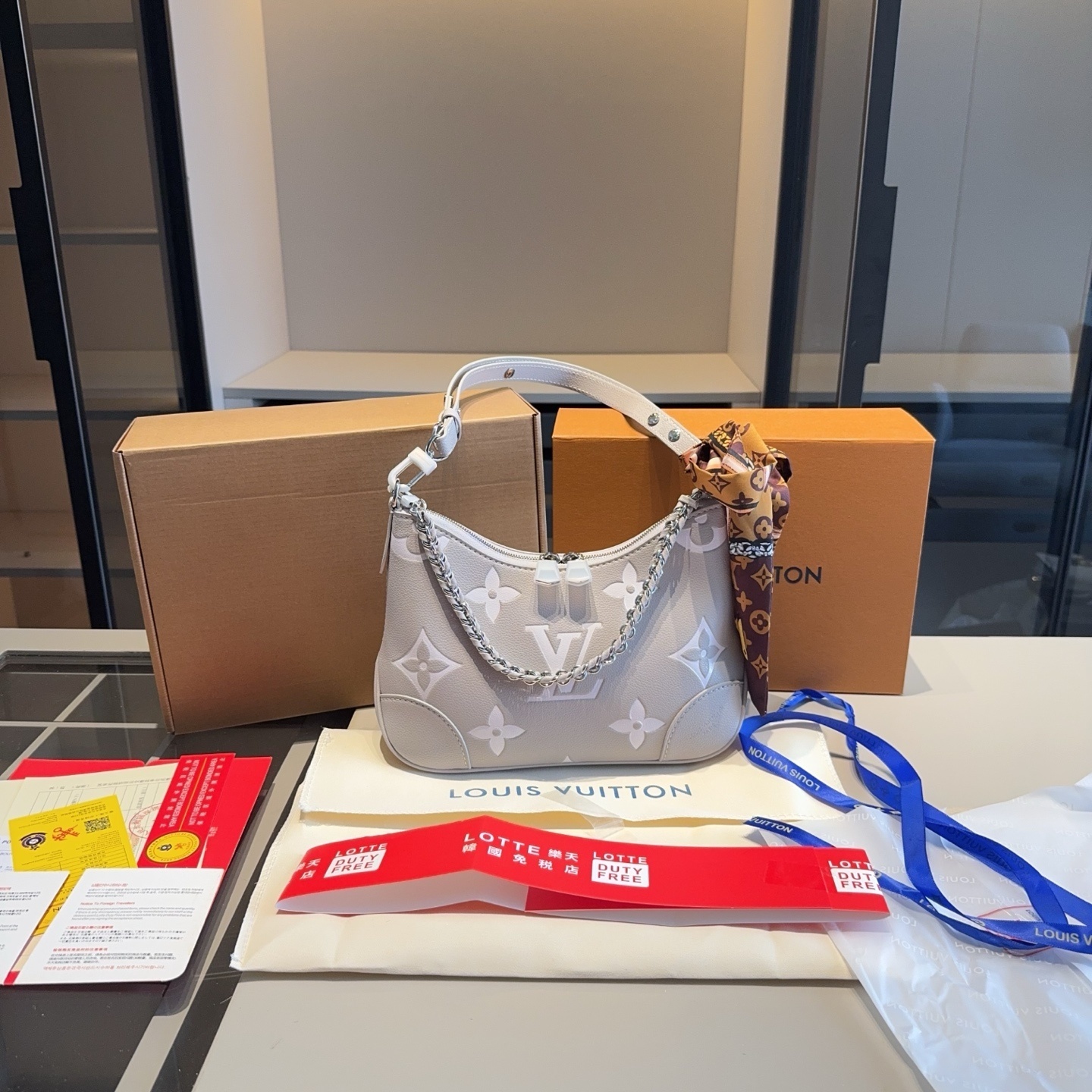 Louis Vuitton Bag BG868008
