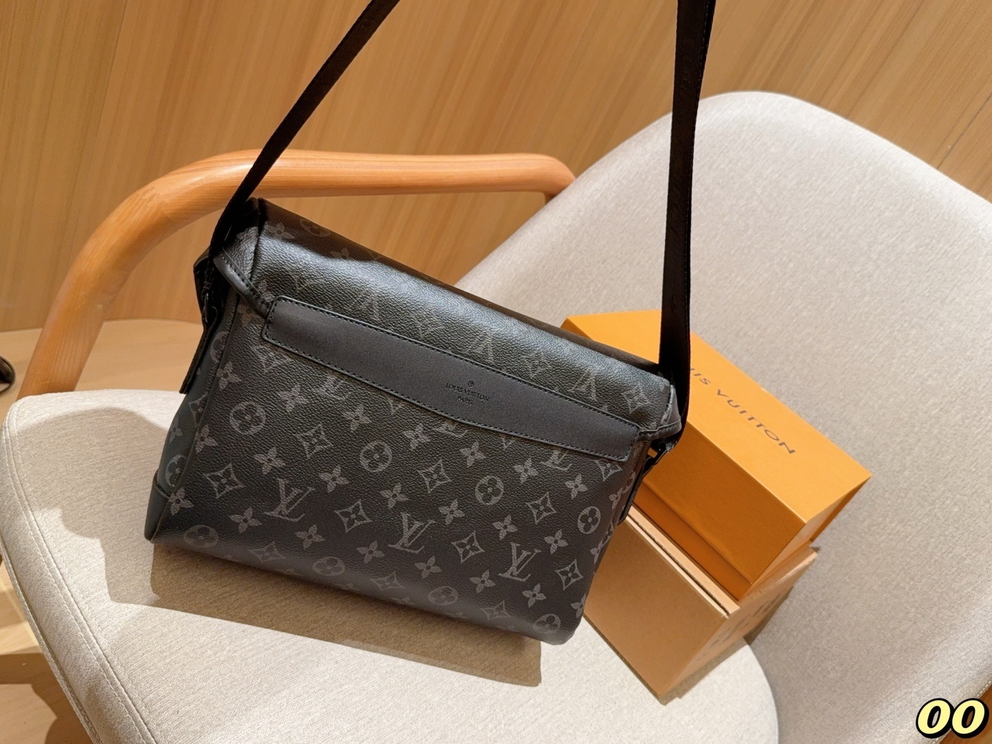 Louis Vuitton Bag BG868042