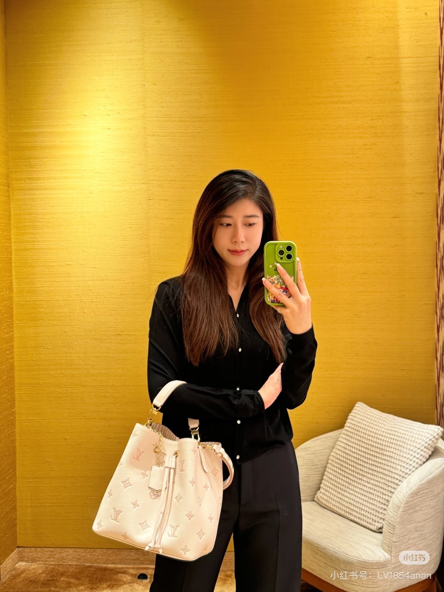 Louis Vuitton Bag BG868022