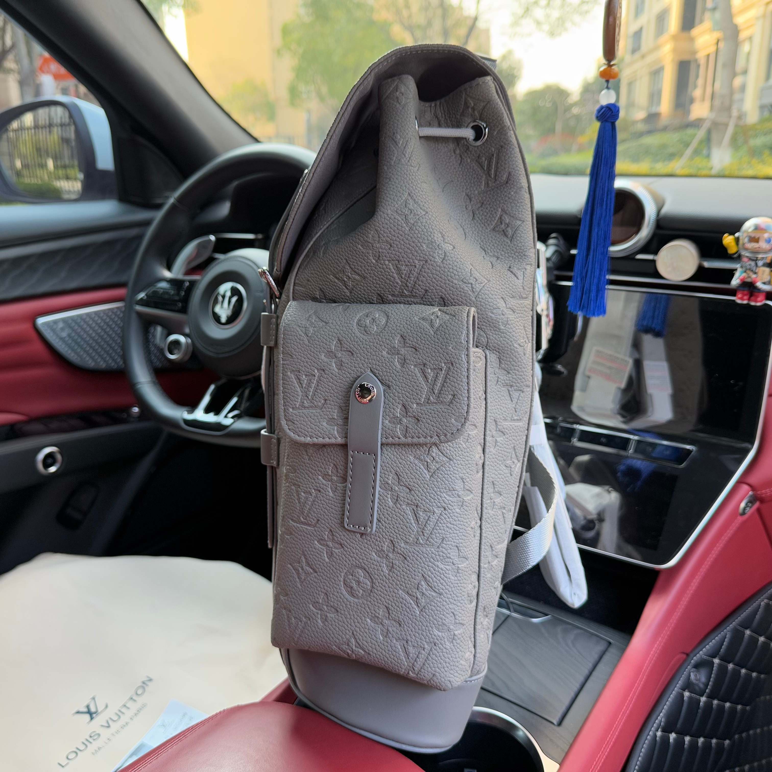 Louis Vuitton Bag BG868029