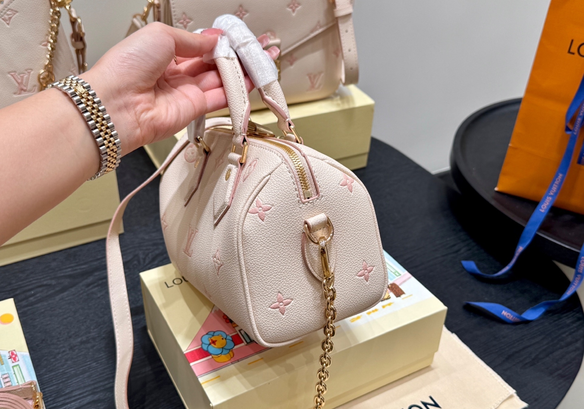 Louis Vuitton Bag BG868020