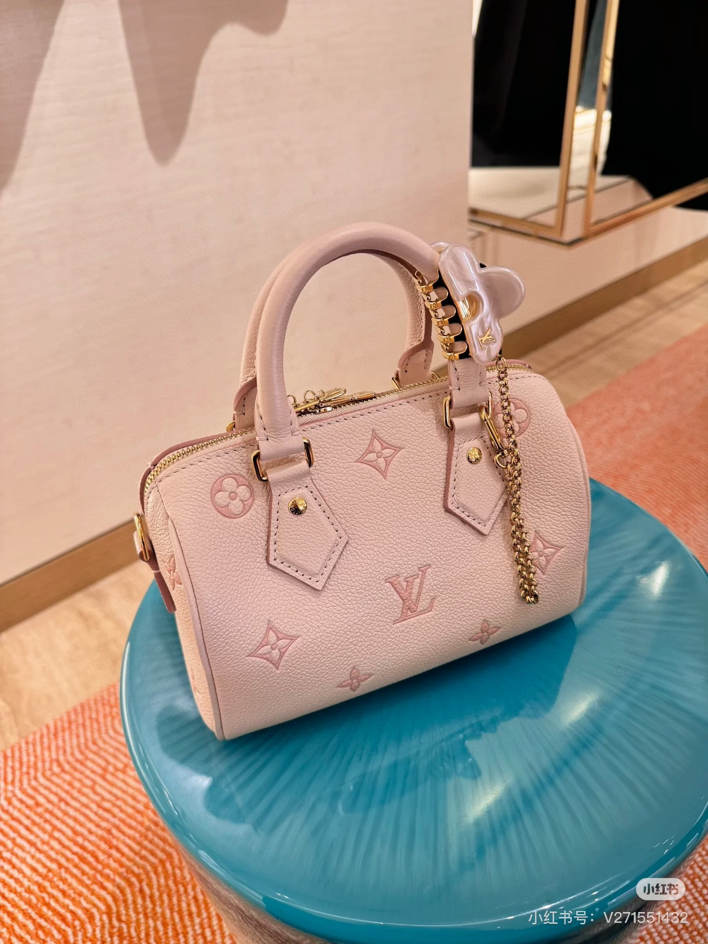 Louis Vuitton Bag BG868020