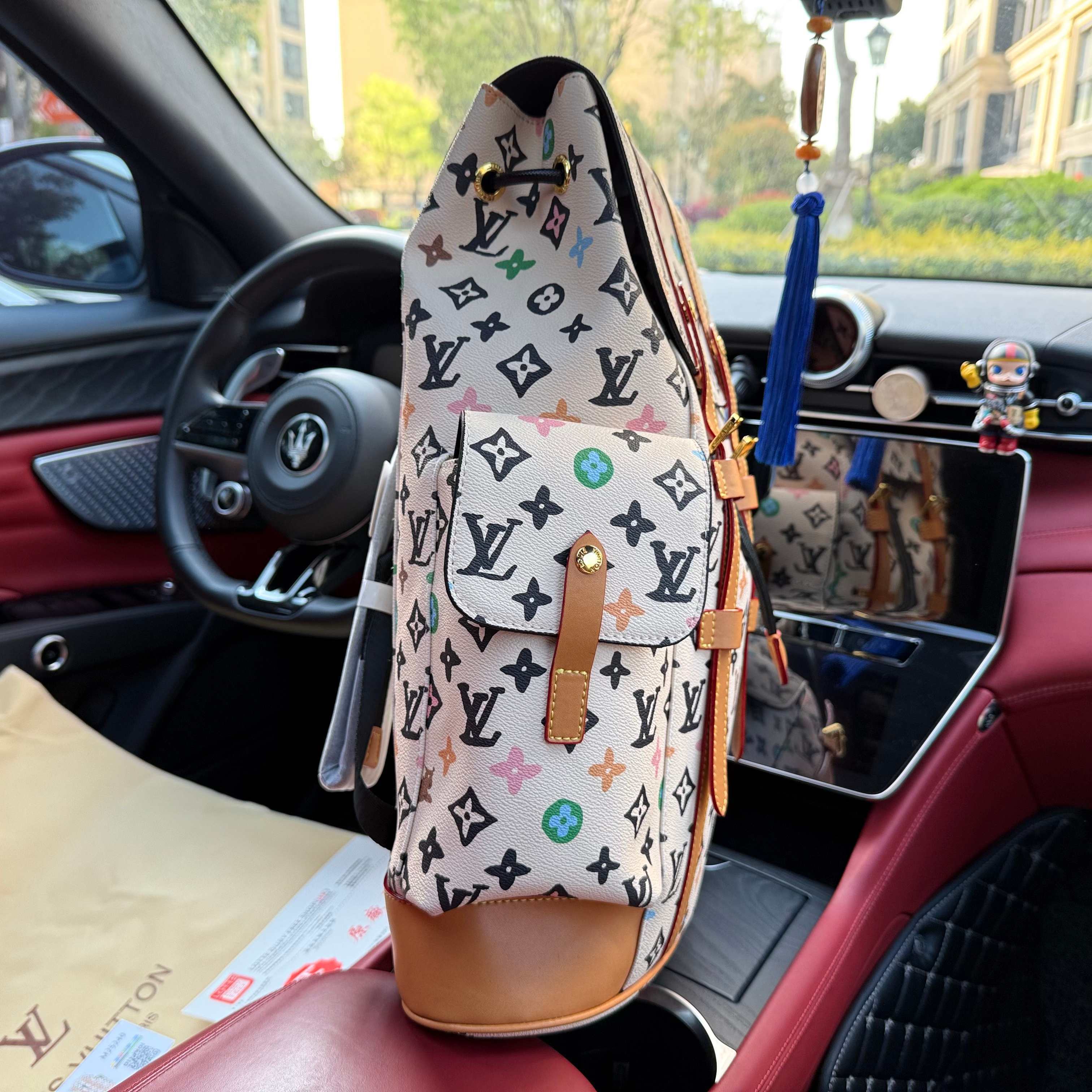 Louis Vuitton Bag BG868028